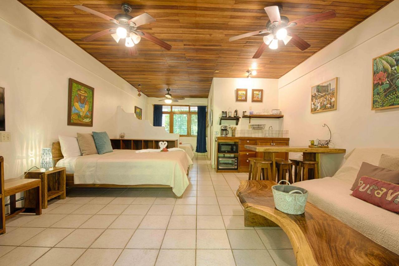 Casa Sueca - At The Tamarindo