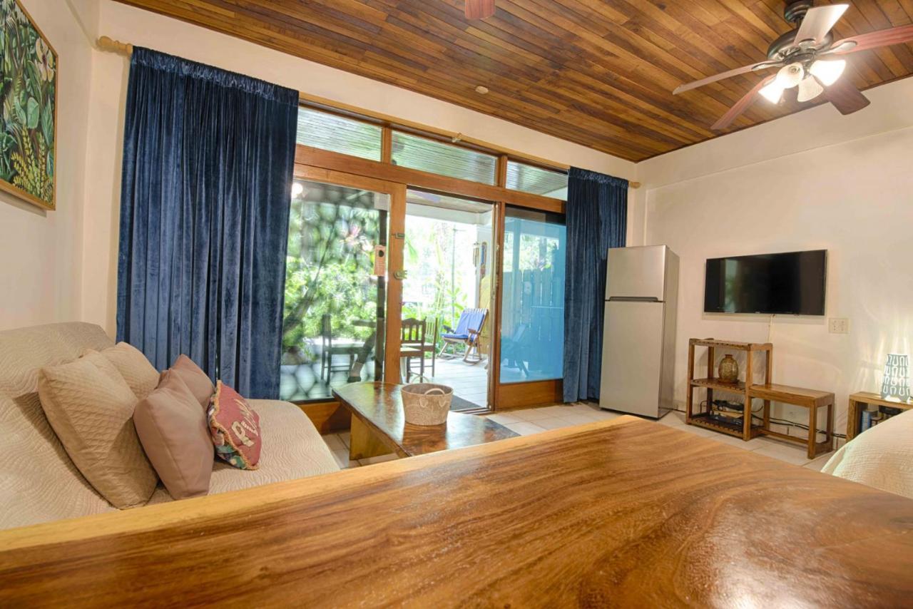 Casa Sueca - At The Tamarindo