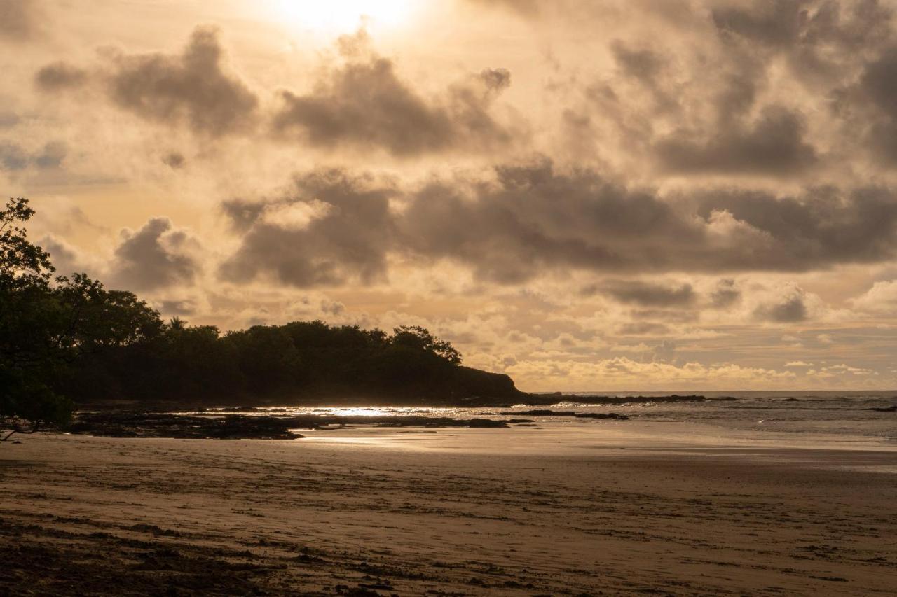 Capitan Suizo Beachfront Boutique Hotel Tamarindo