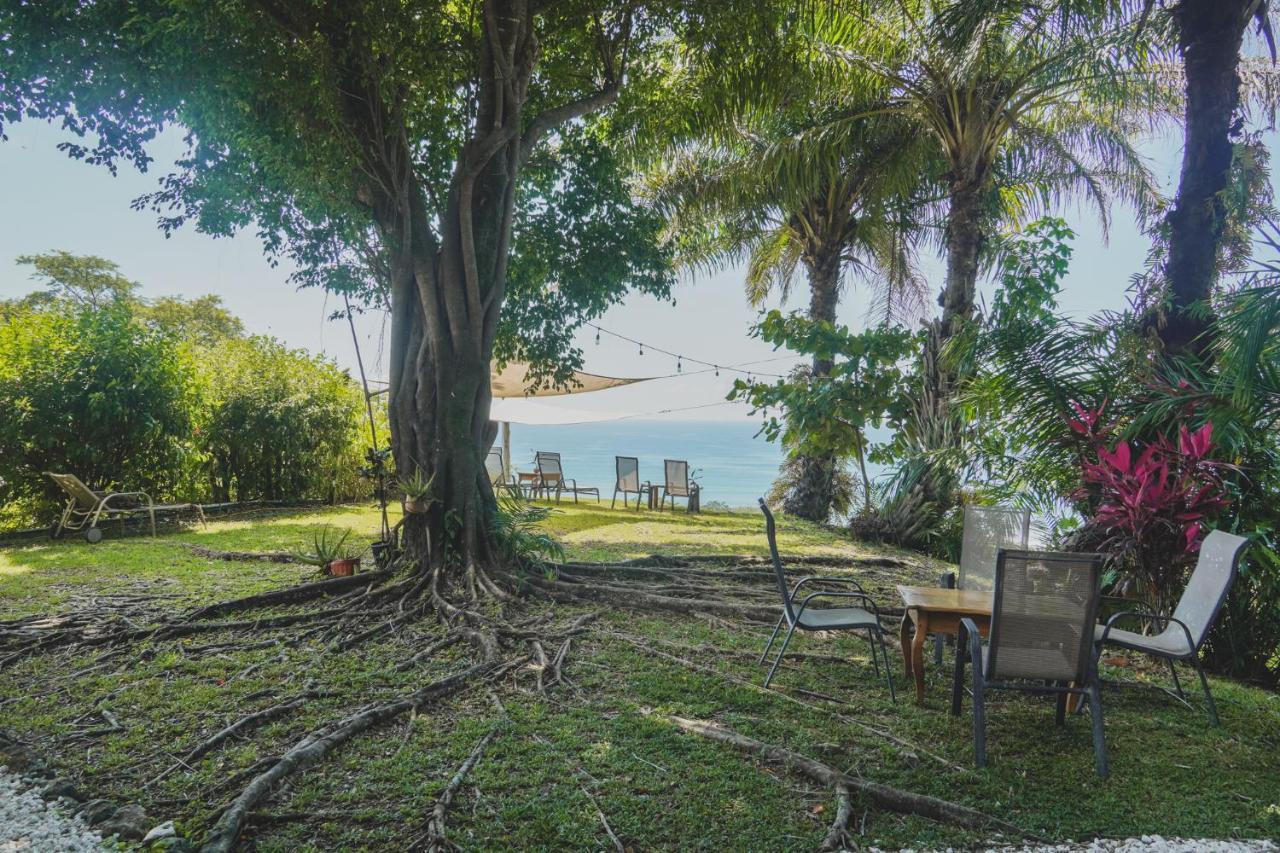 Buenos Aires * Playa Santa Teresa (Puntarenas)