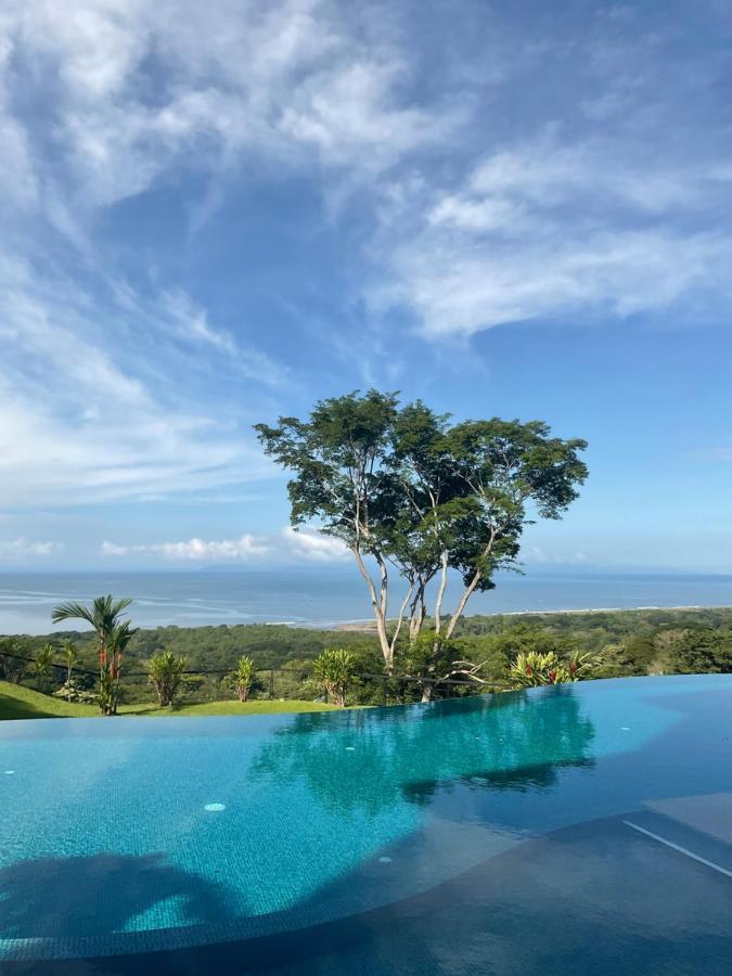 Nativa Vistas, * Tarcoles