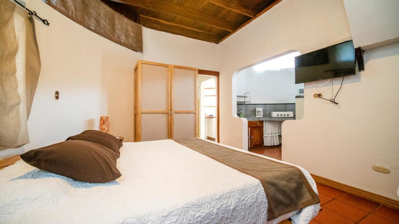 Luna Llena Bed & Breakfast Tamarindo