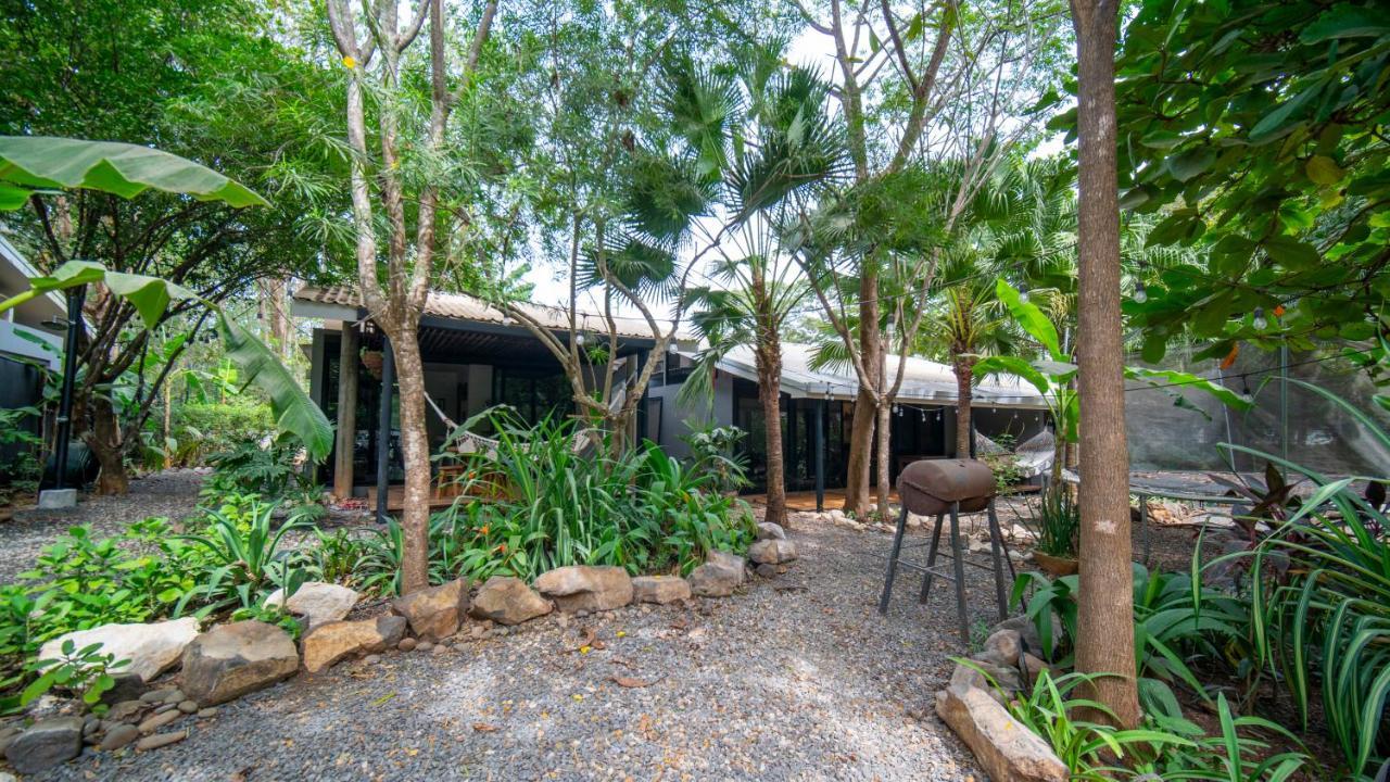Las Avellanas Villas *