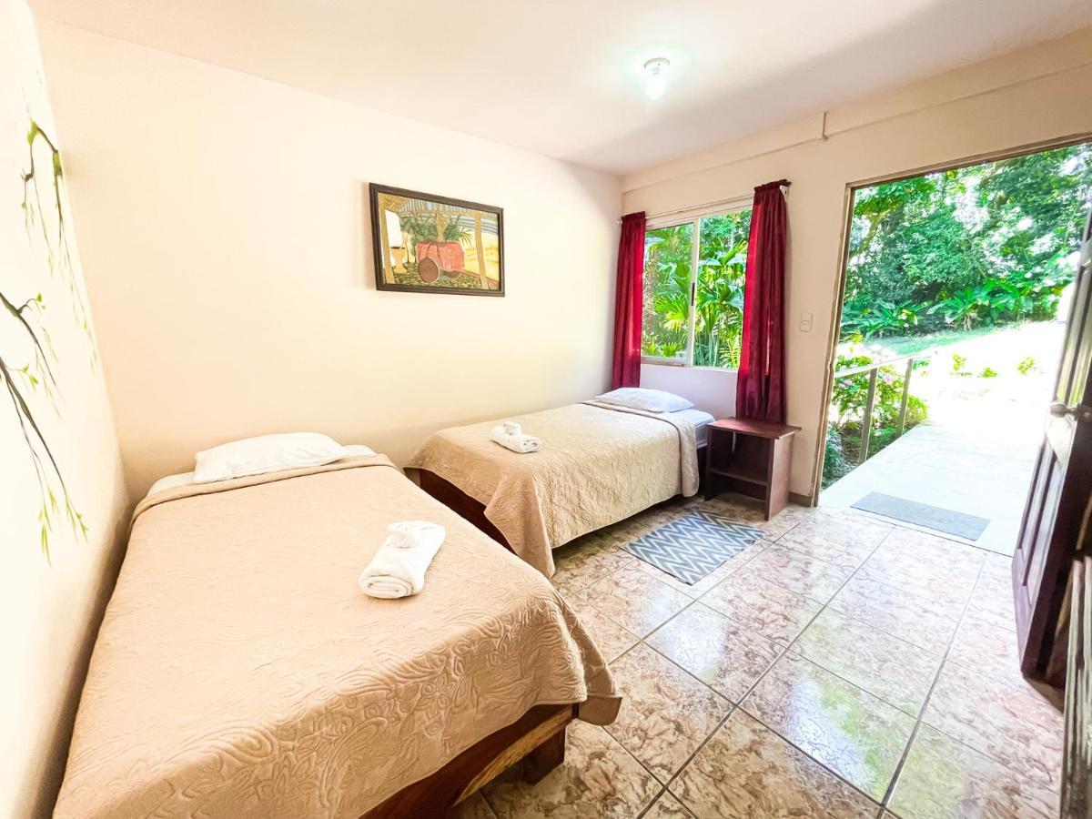 La Casa De La Montana Bed & Breakfast
