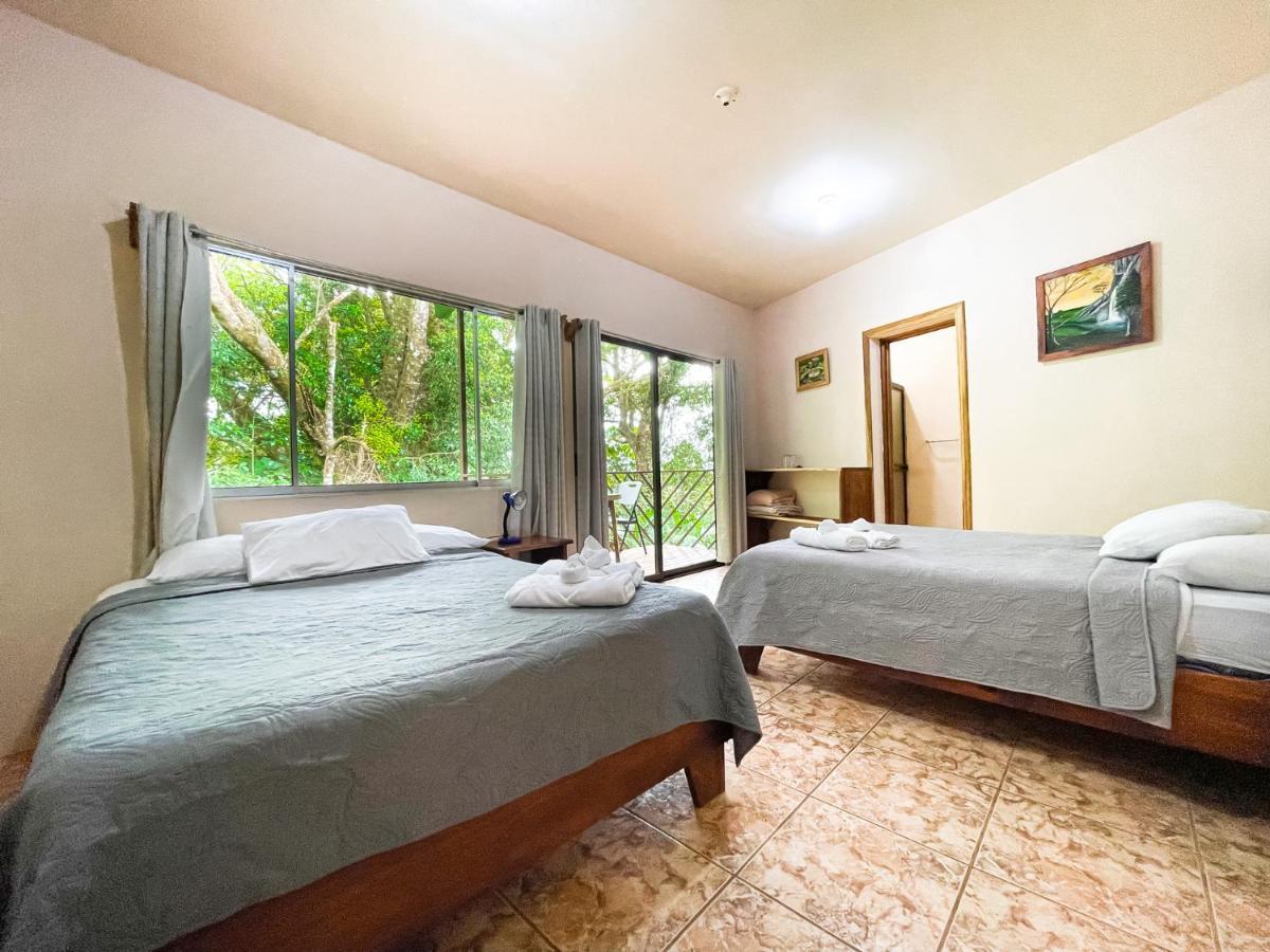 Bed & Breakfast La Casa De La Montana 2*