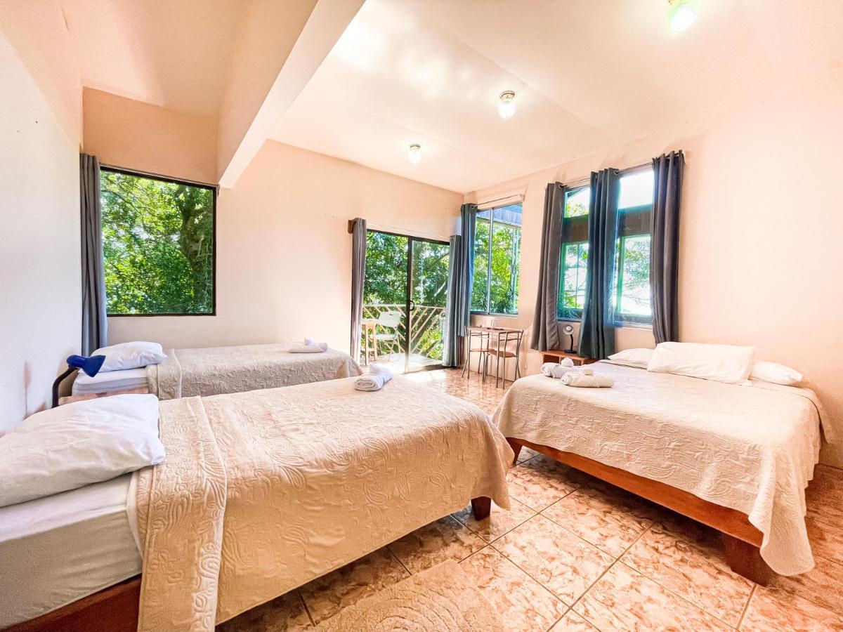 La Casa De La Montana Bed & Breakfast