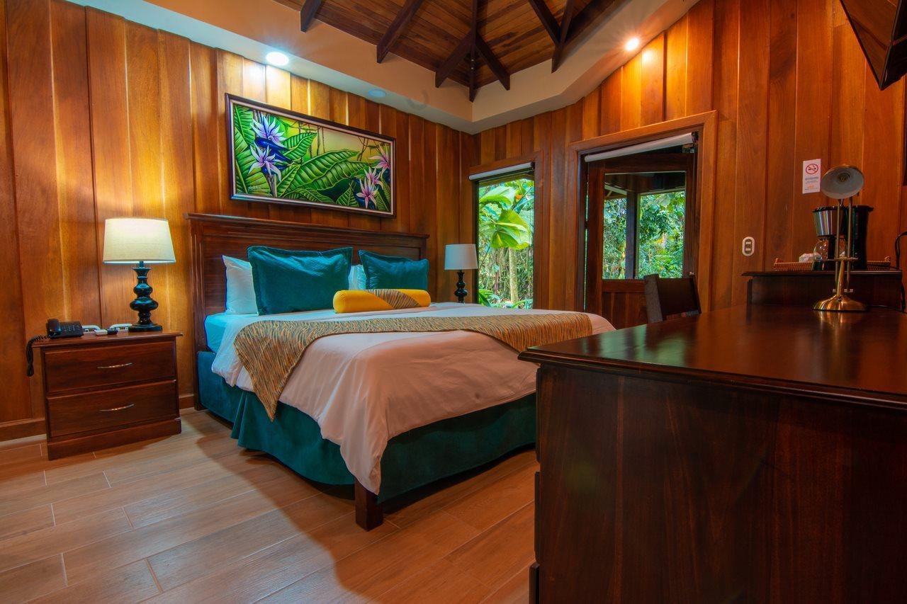 Lomas Del Volcan Hotel