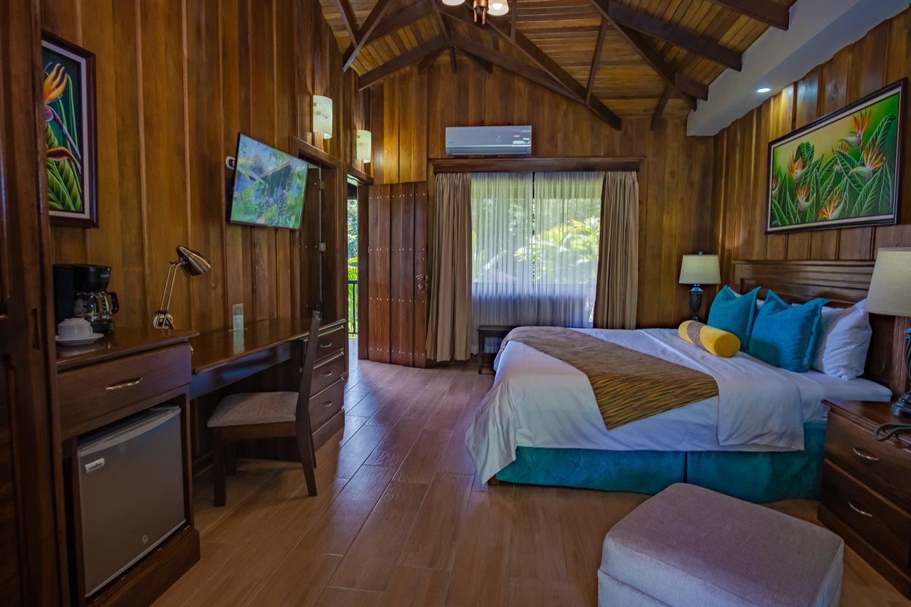 Hotel Lomas Del Volcan 4*
