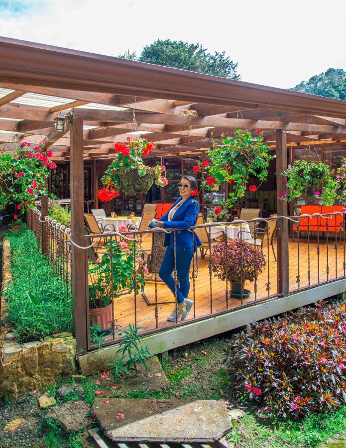 De Montana Suria Lodge *