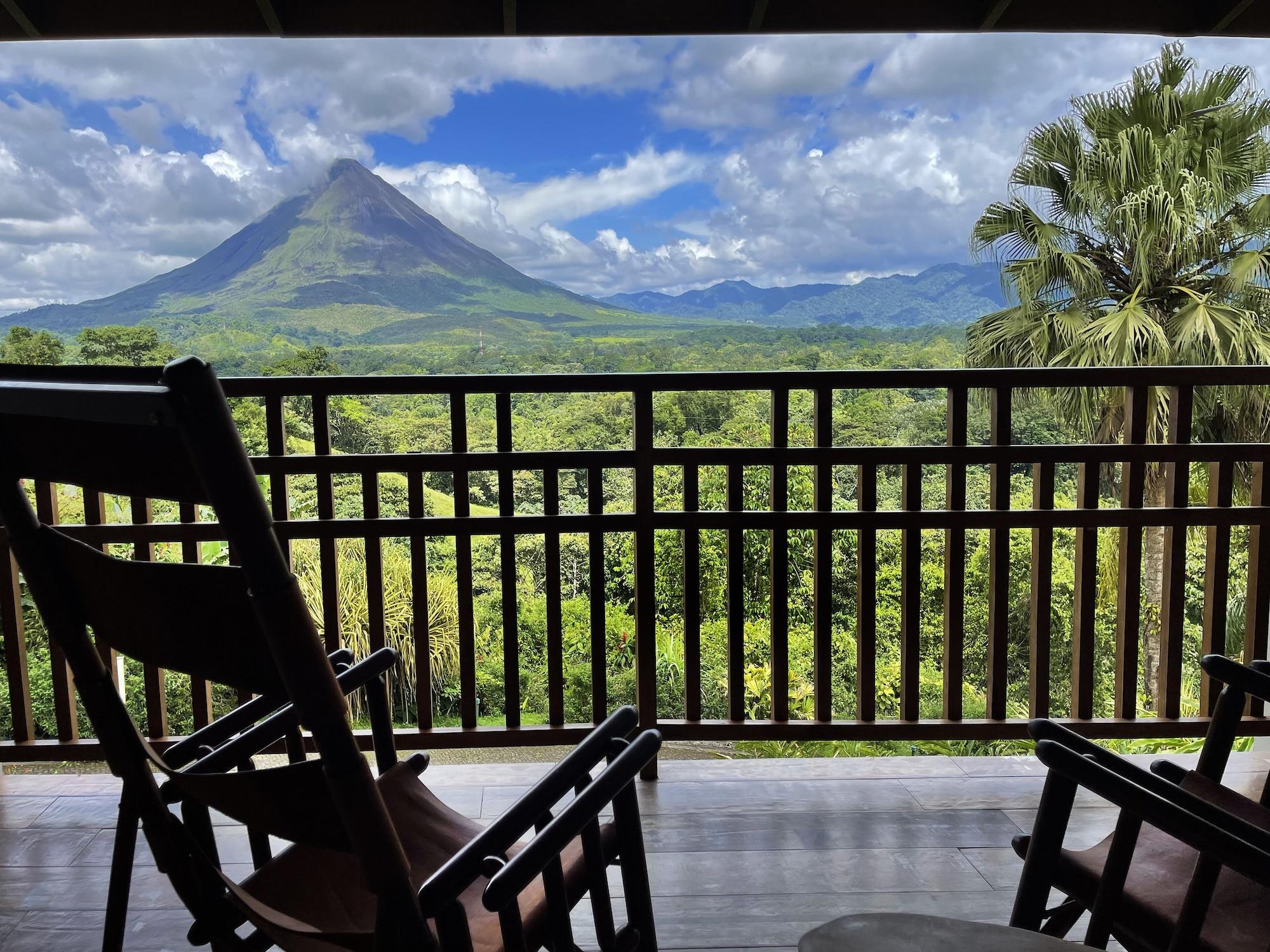 Lost Iguana And Hotel La Fortuna
