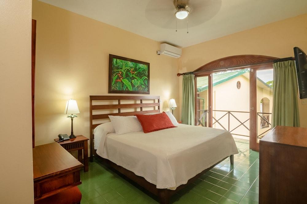 Hotel Club Del Mar