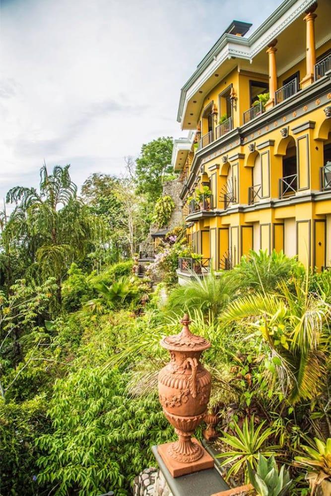 Zephyr Palace Luxury Hotel 5*