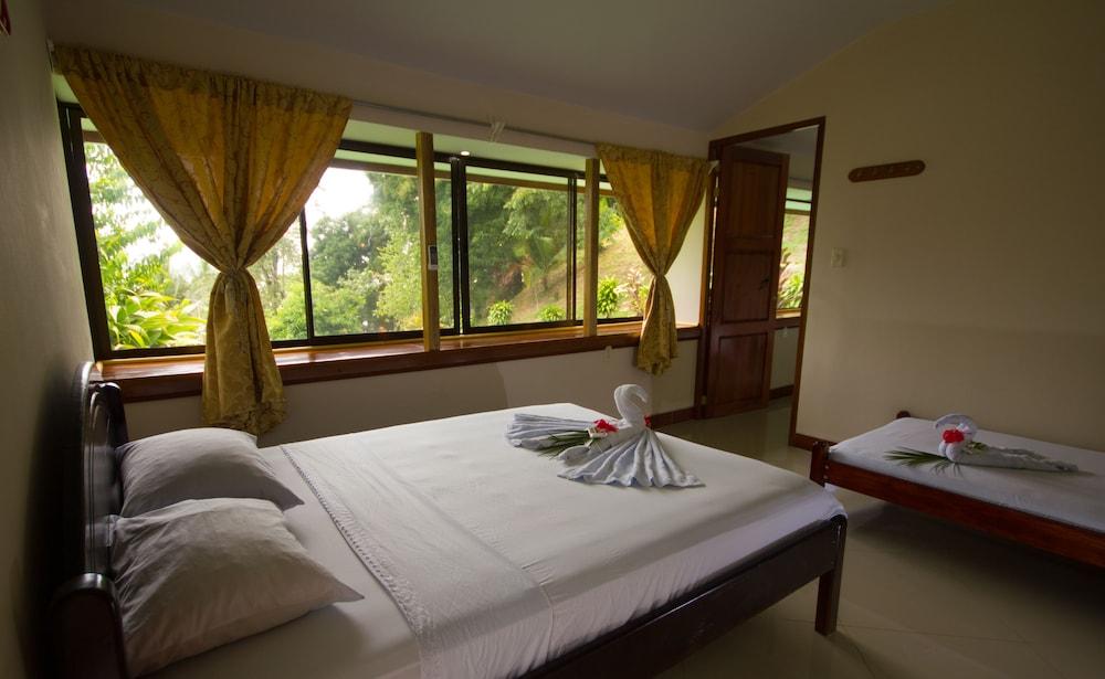 Hotel Rancho Corcovado 3*