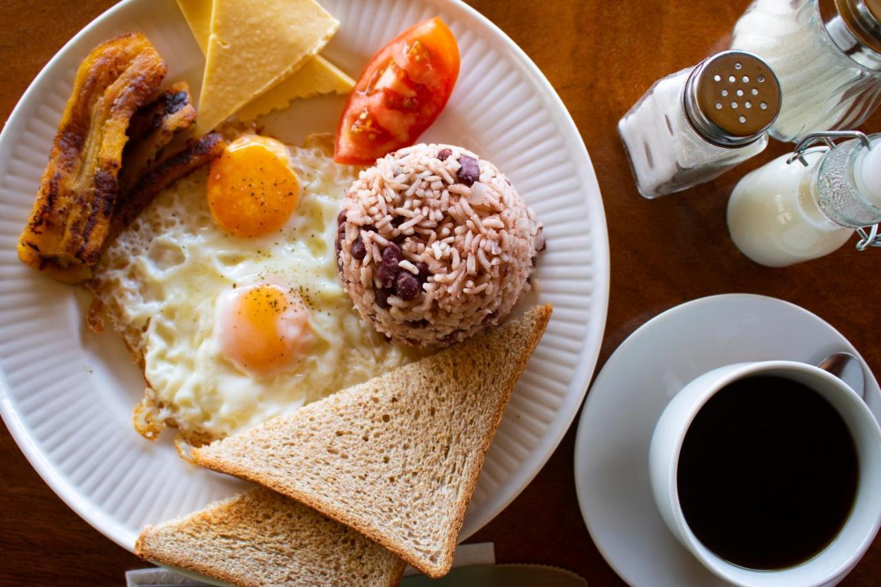 Golden Forest Bed & Breakfast 3*