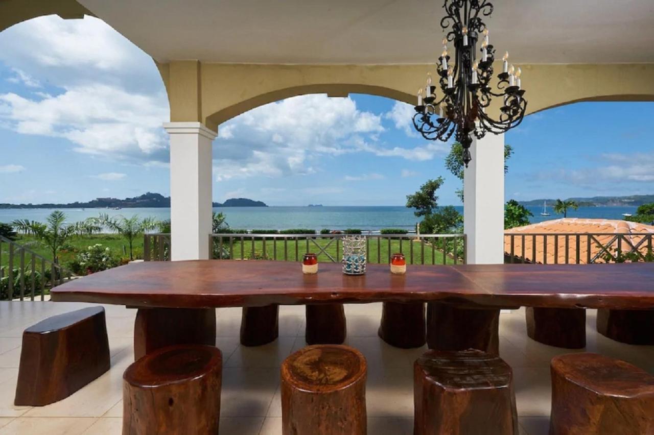 Beachfront - 7-br Villa, Private Cook Included - Casa Royal *