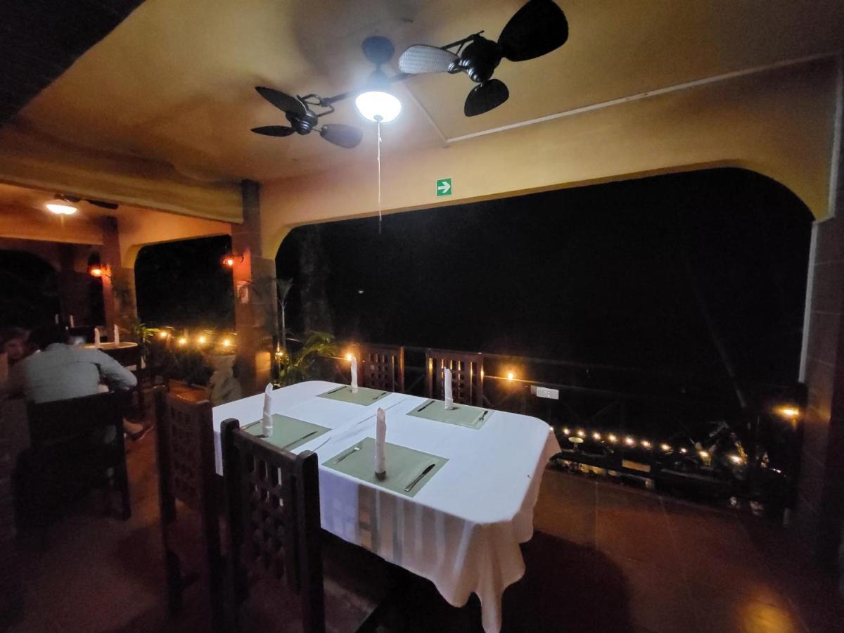 Mango Moon 3* Manuel Antonio
