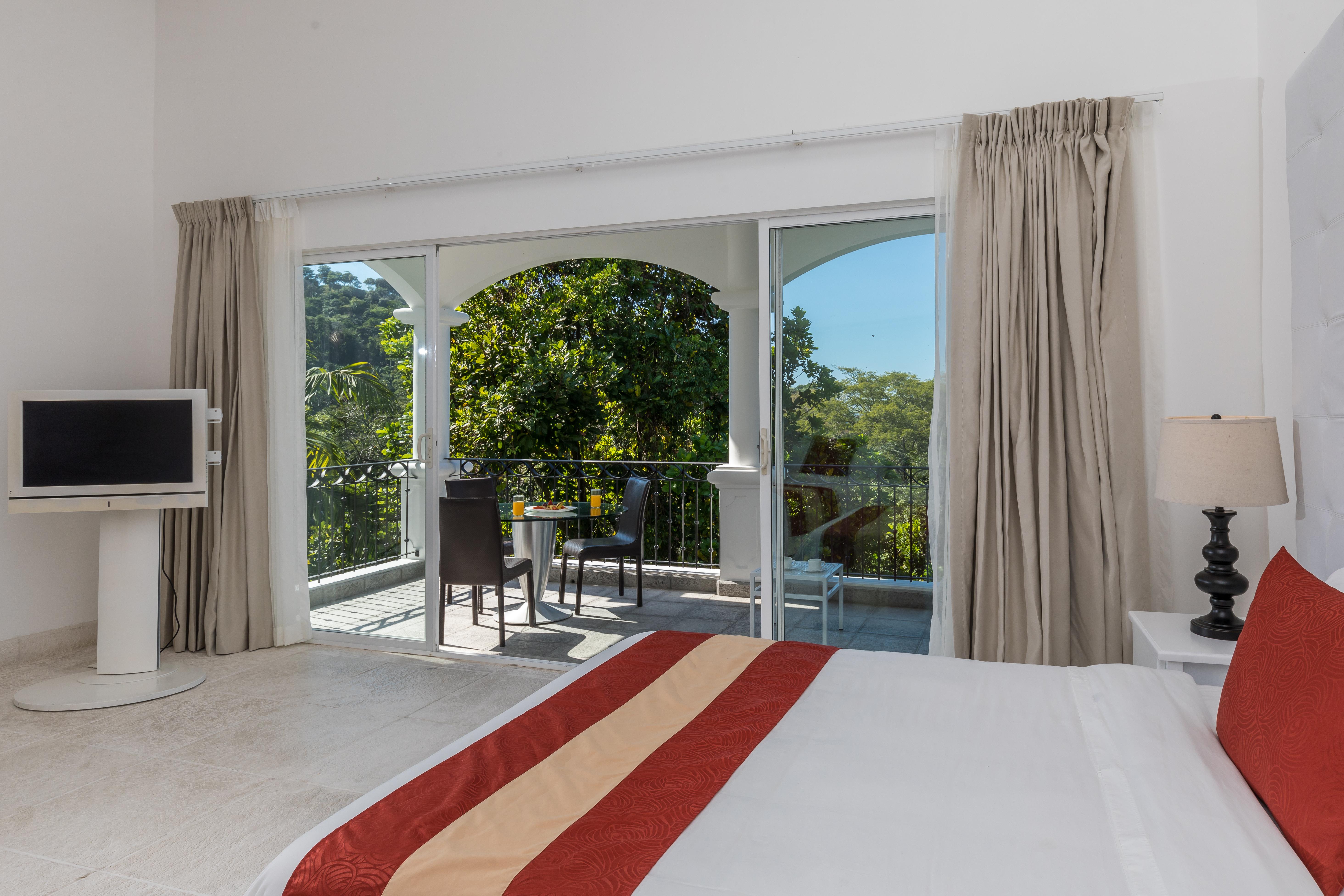 Hotel Shana By The 4*