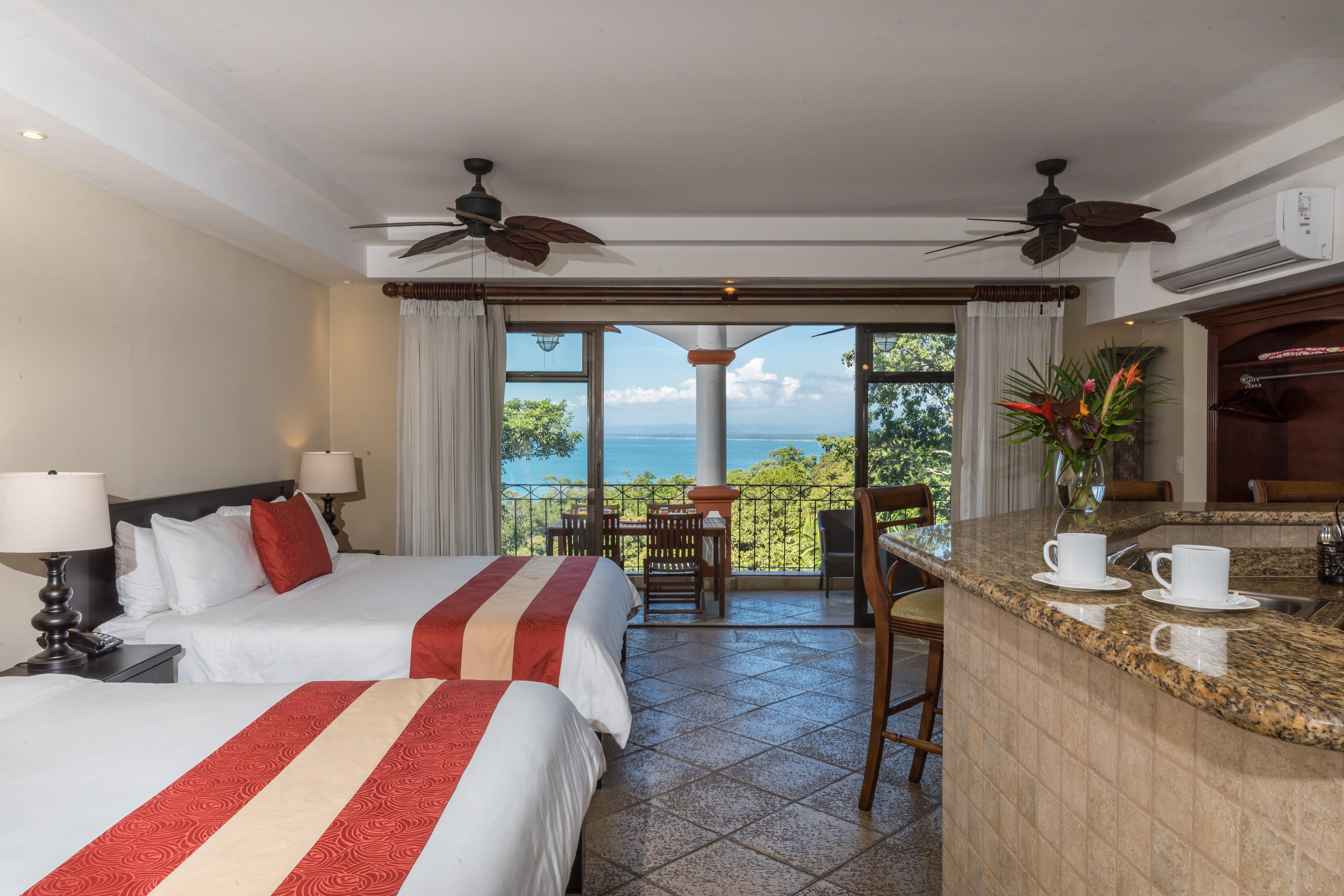Shana By The 4* Manuel Antonio