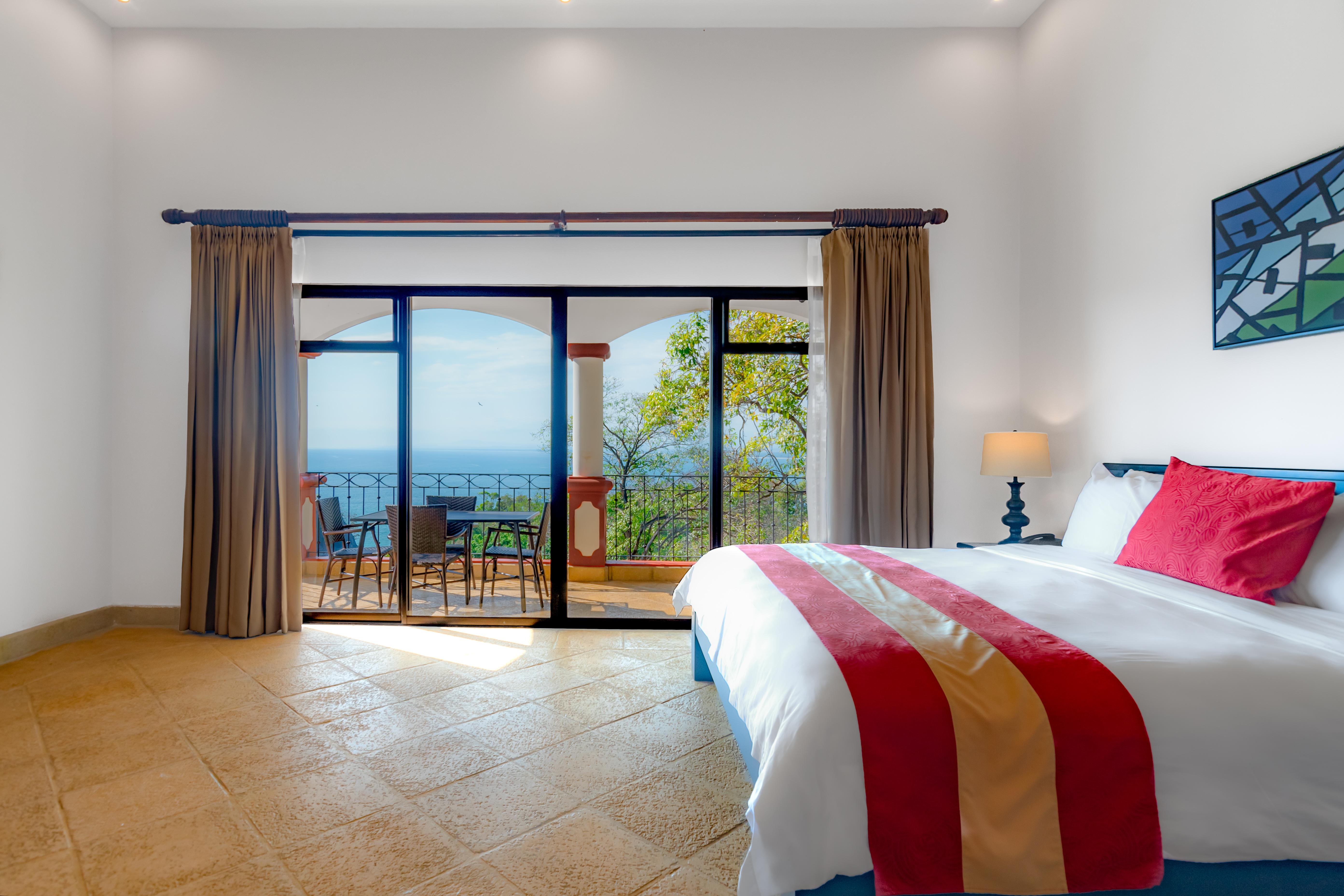 Hotel Shana By The 4*