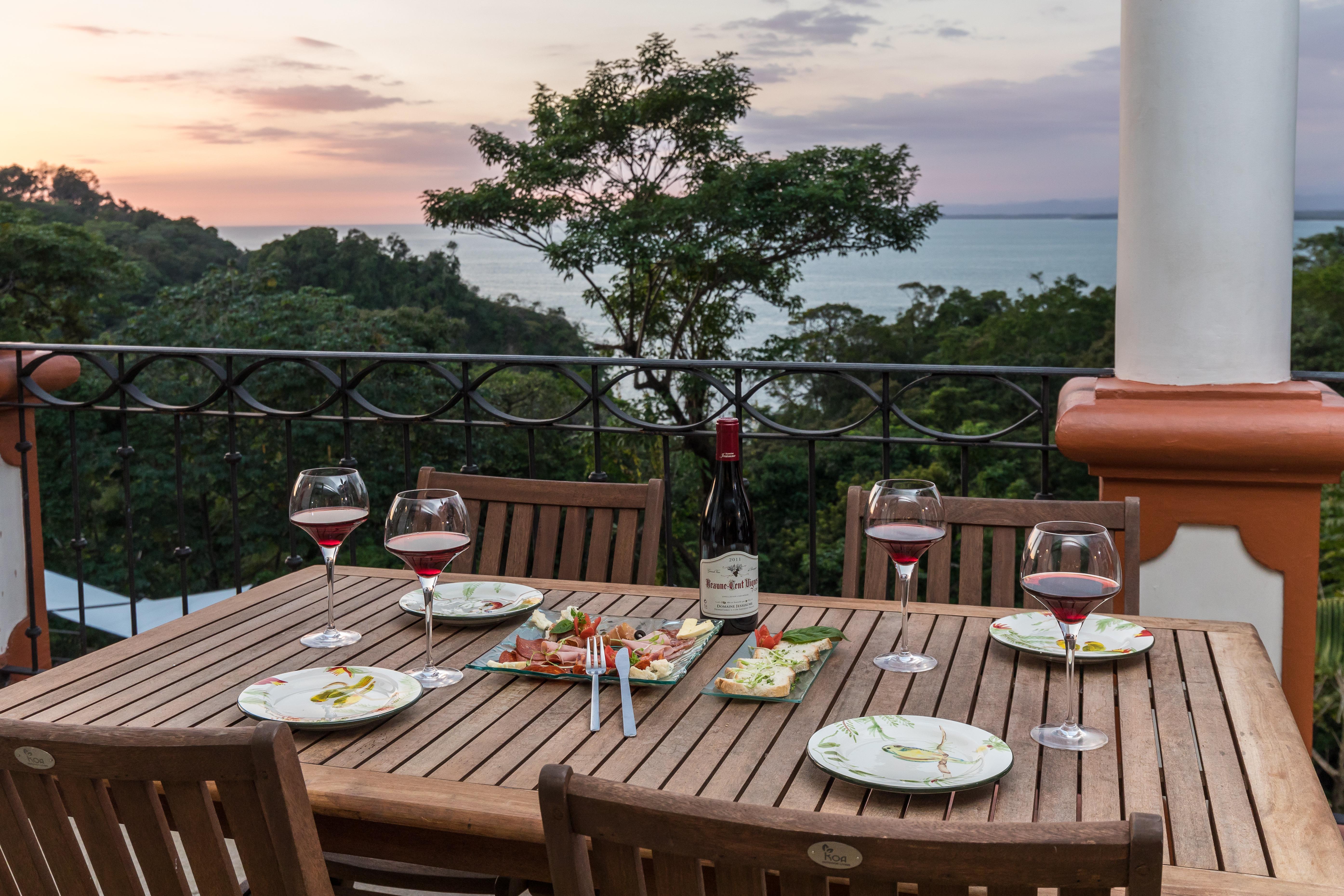 Shana By The 4* Manuel Antonio