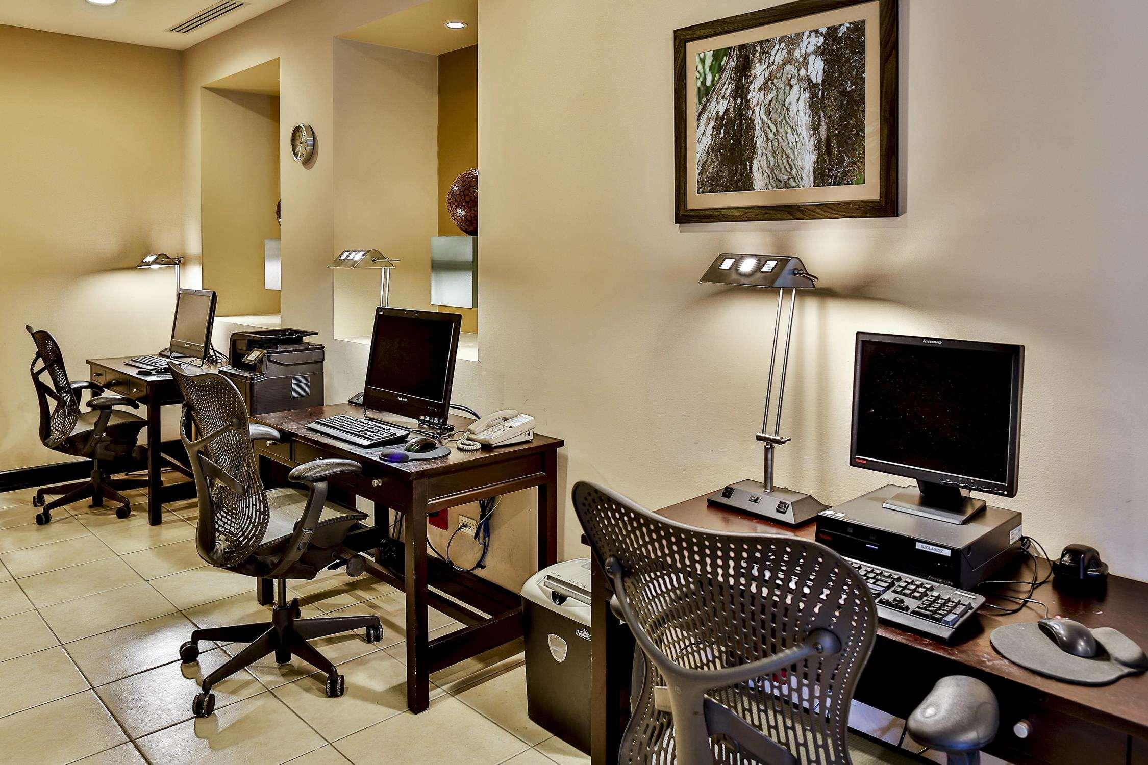 Hilton Garden Guanacaste Airport Hotel 3*
