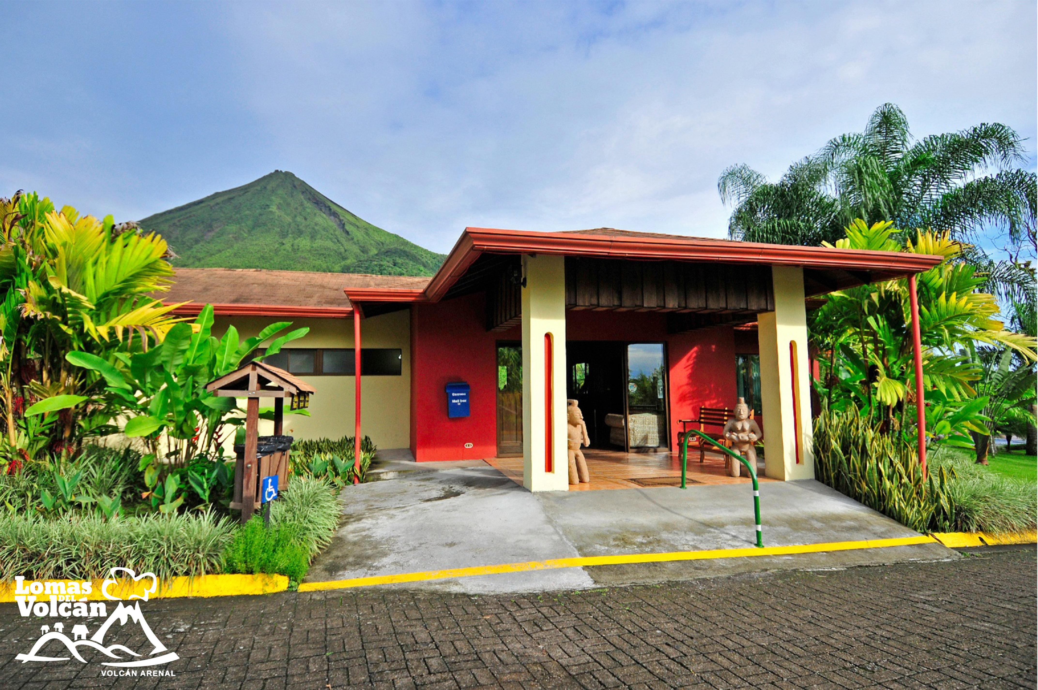 Hotel Lomas Del Volcan 4*