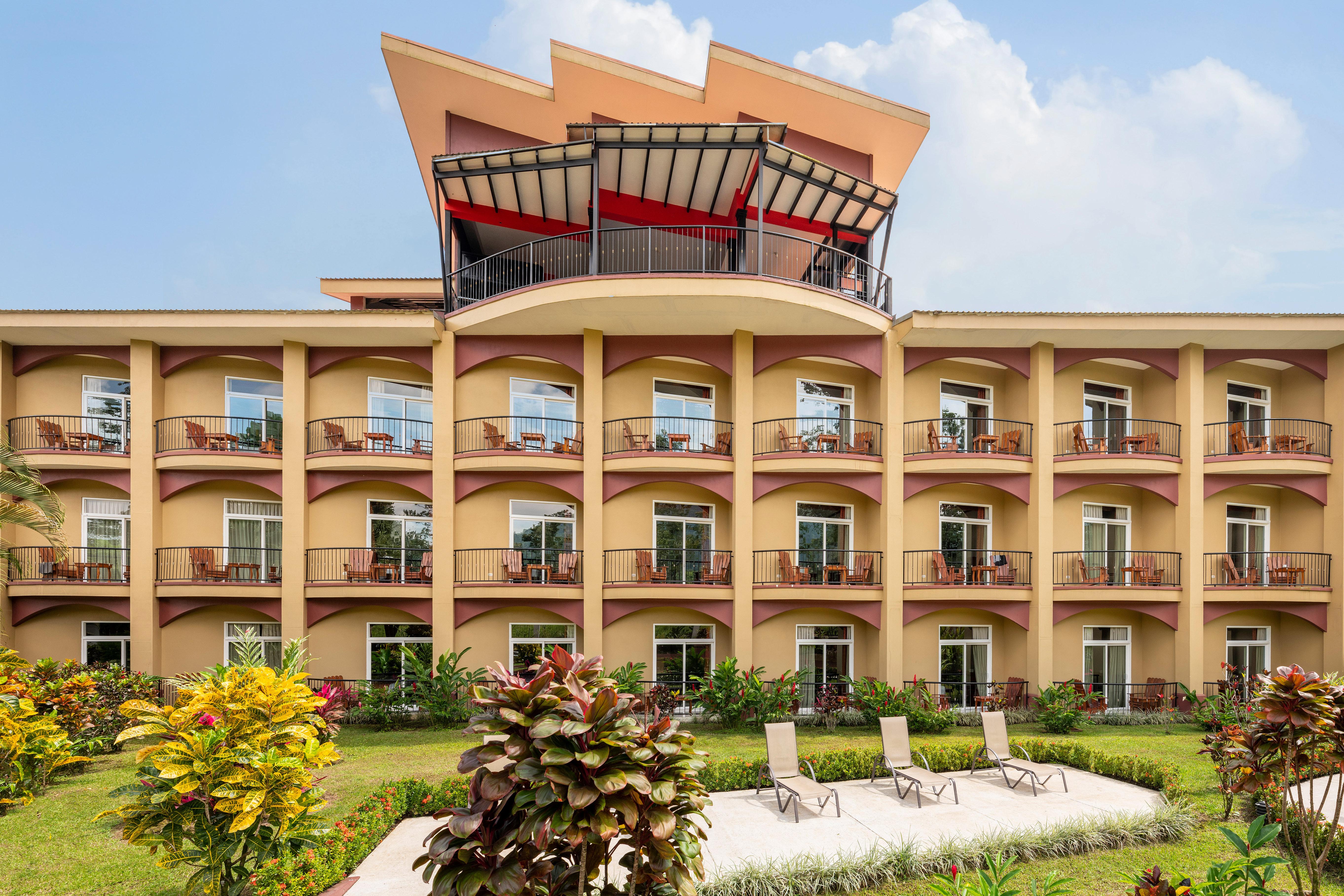 Magic Mountain Hotel 4*