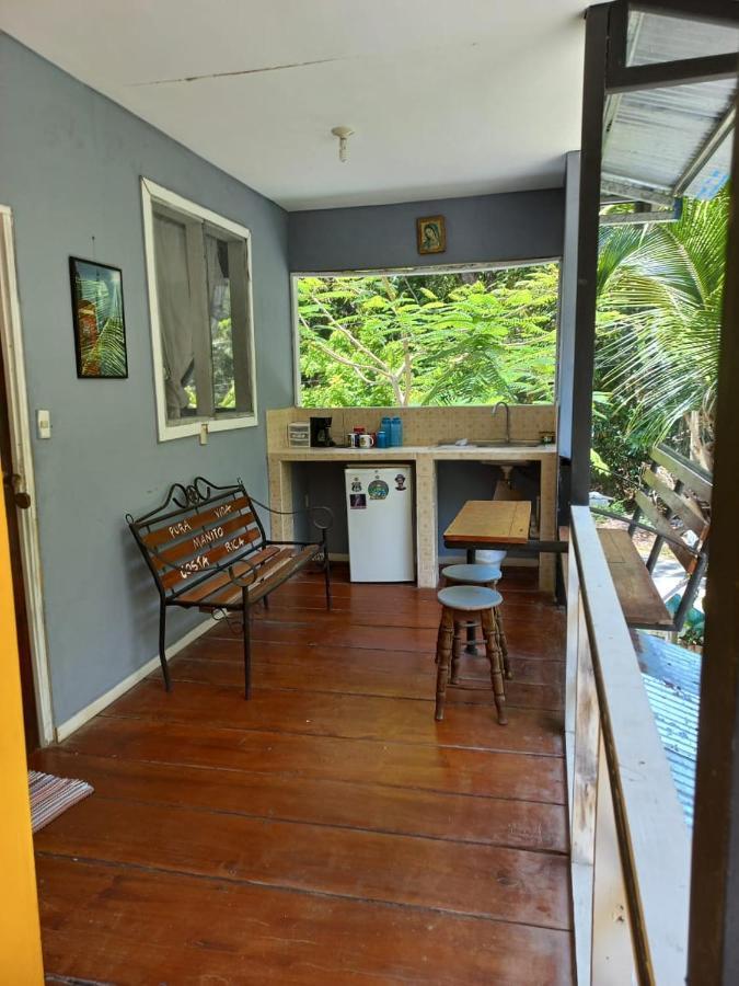 Donde Familia Manito Bed & Breakfast