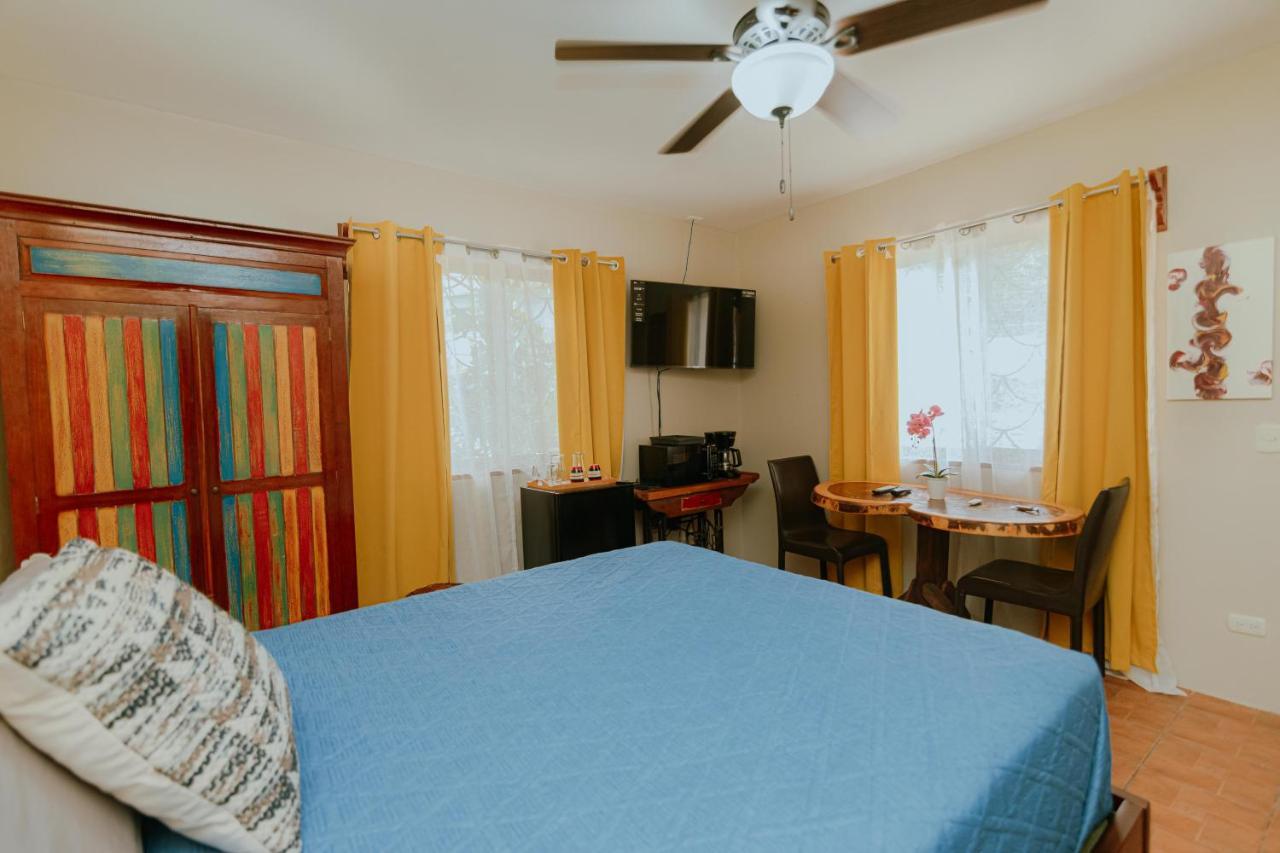 Oasis Diverse Adult Retreat Bed & Breakfast *