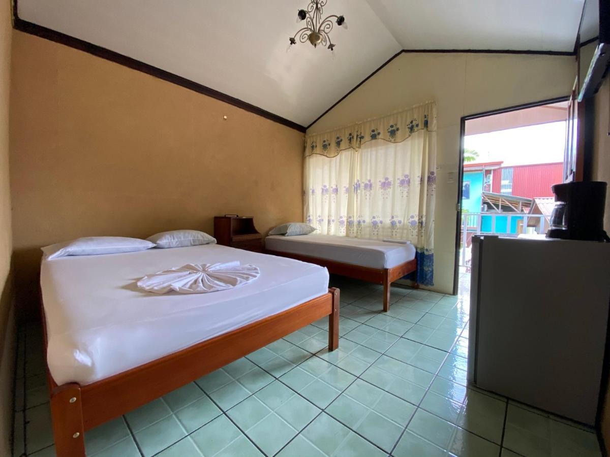 Cabinas Palmas Del Sol Bed & Breakfast La Fortuna