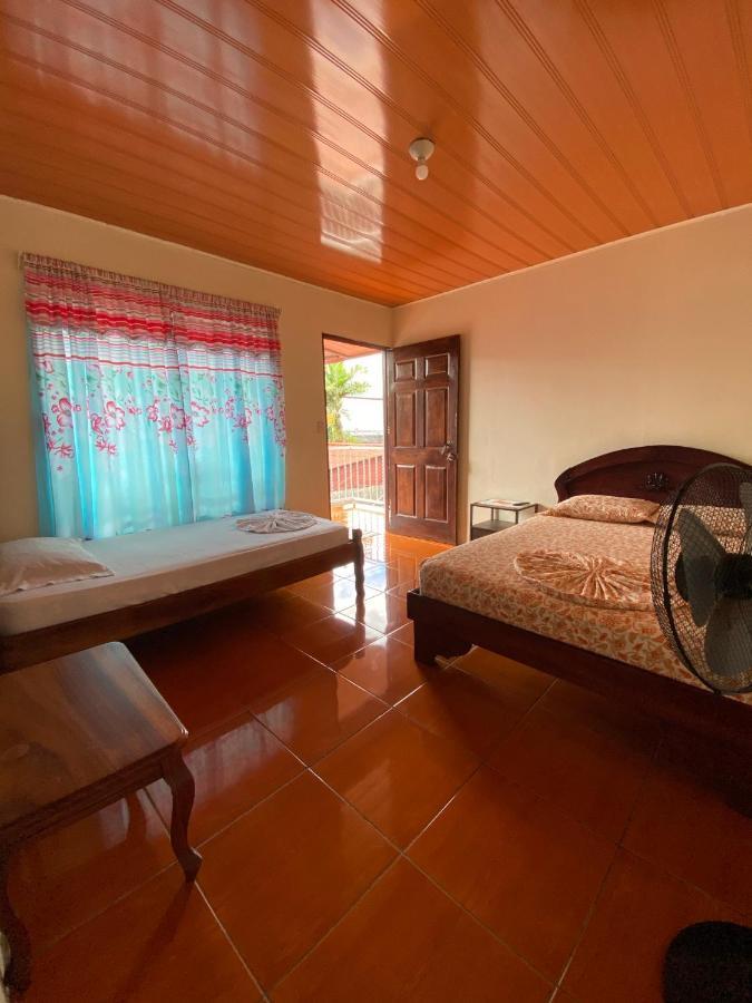 Bed & Breakfast Cabinas Palmas Del Sol