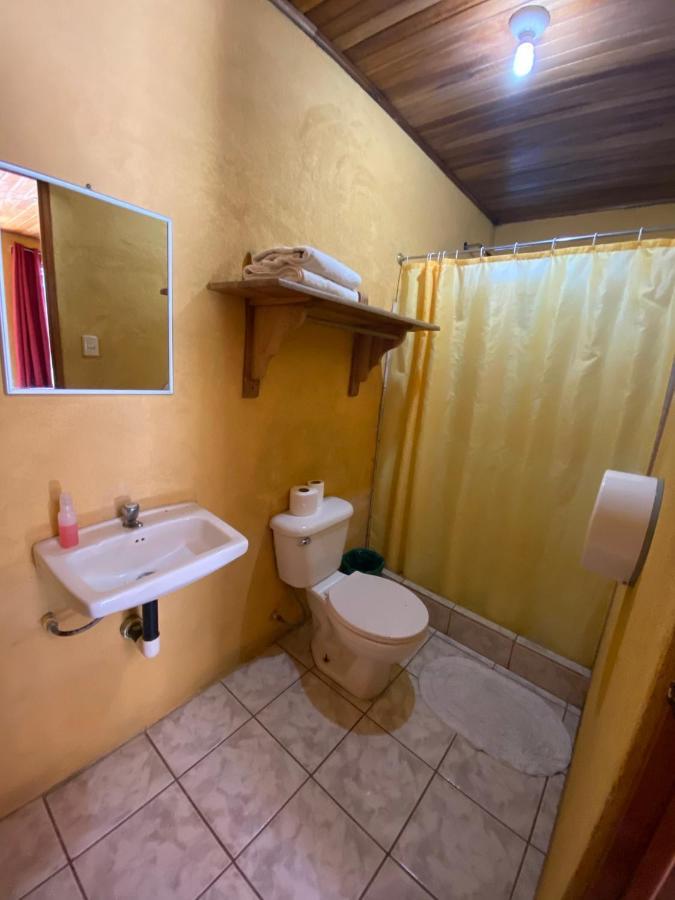 Cabinas Palmas Del Sol Bed & Breakfast *