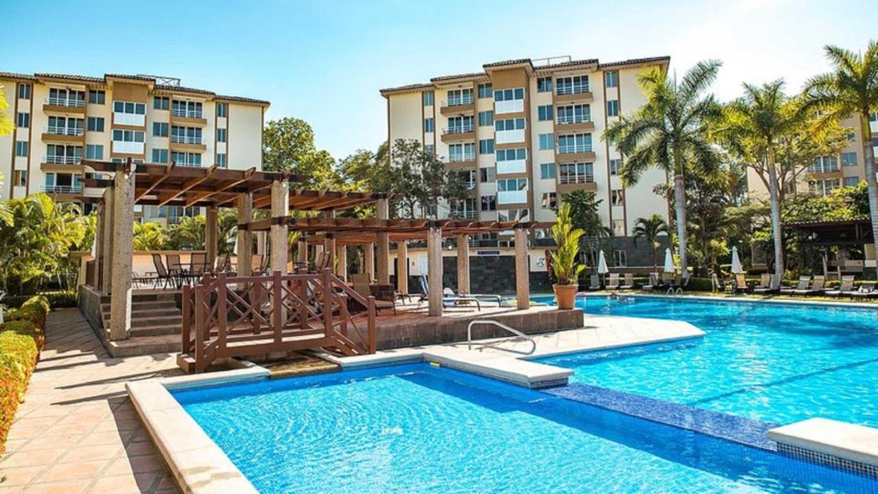 3 Bedroom Condo, Playa Y Surf, Especial Familias Costa Linda 4-19 Apartment *