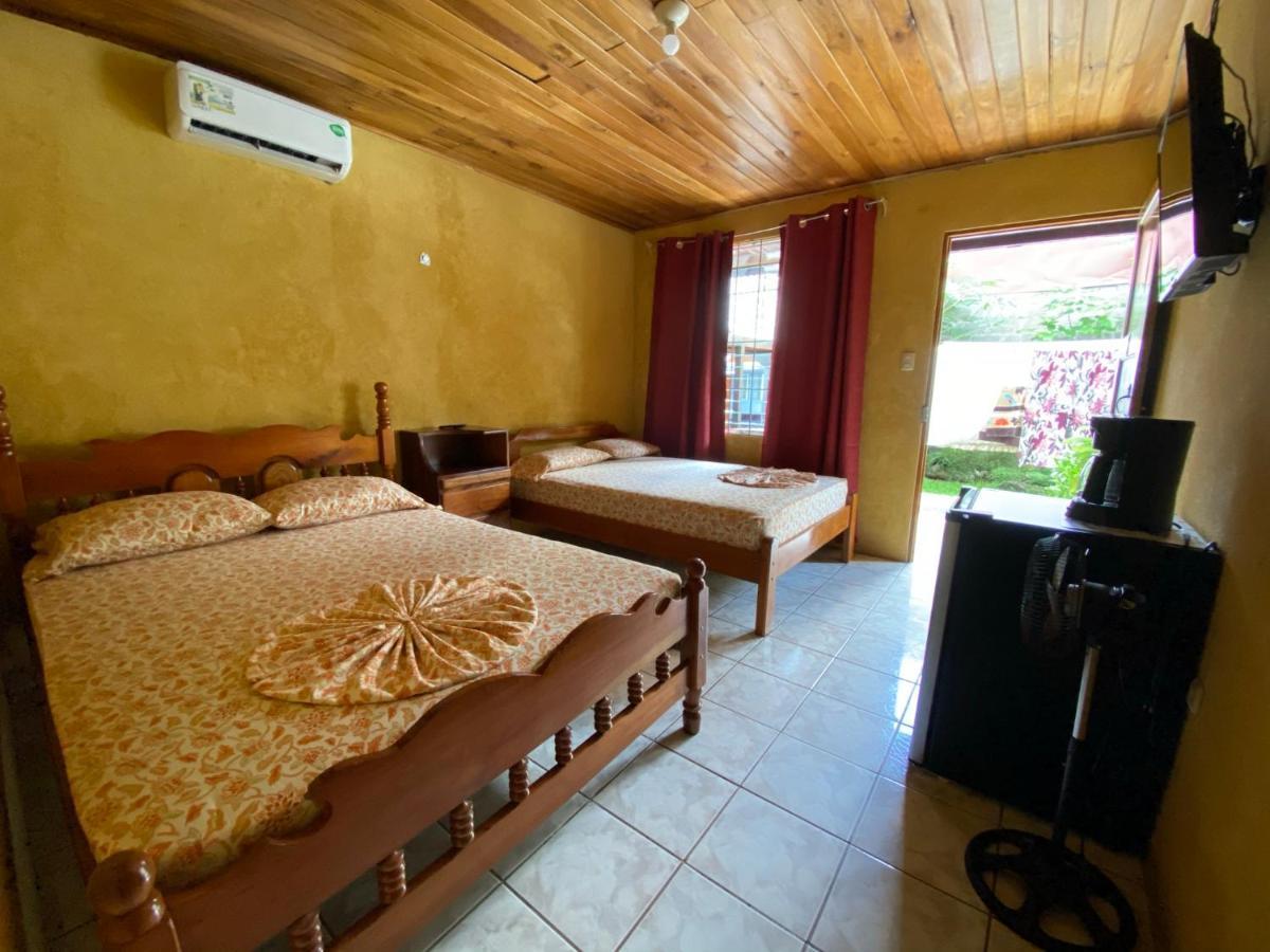 Cabinas Palmas Del Sol Bed & Breakfast *