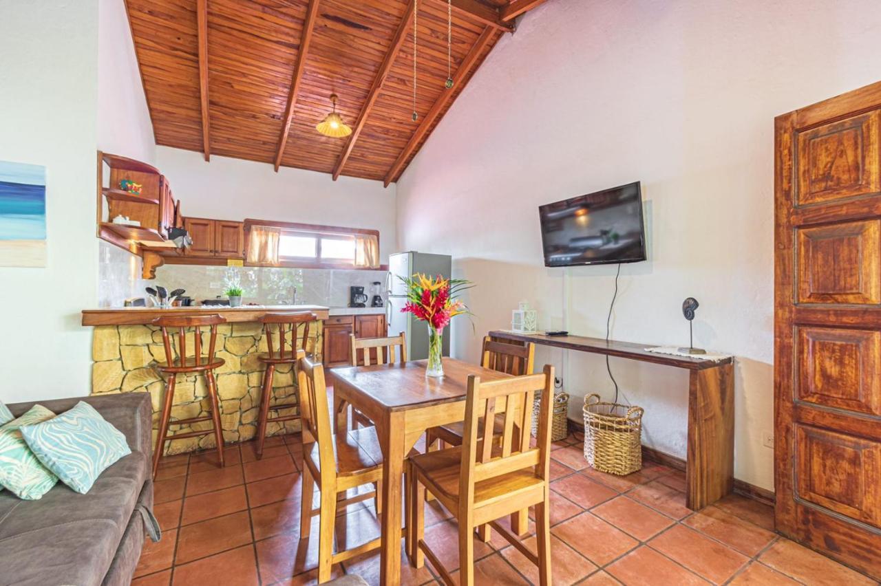 Ola Bonita Beachfront Hotel 3*