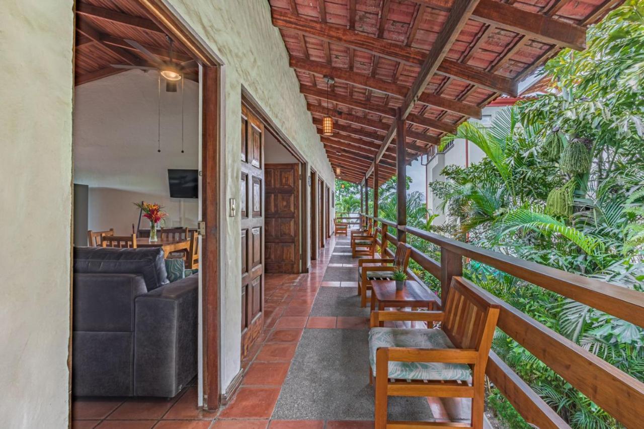 Ola Bonita Beachfront Hotel