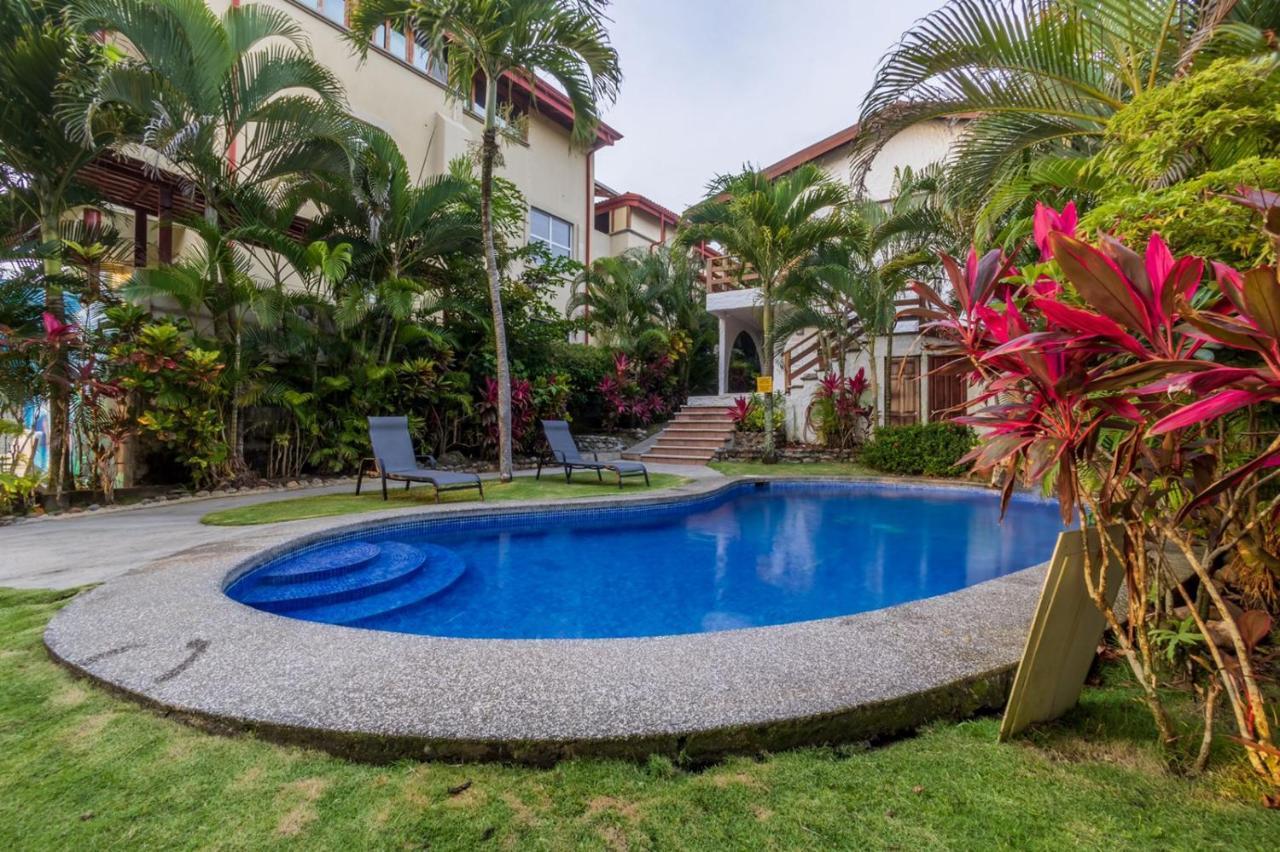 Ola Bonita Beachfront Hotel 3*