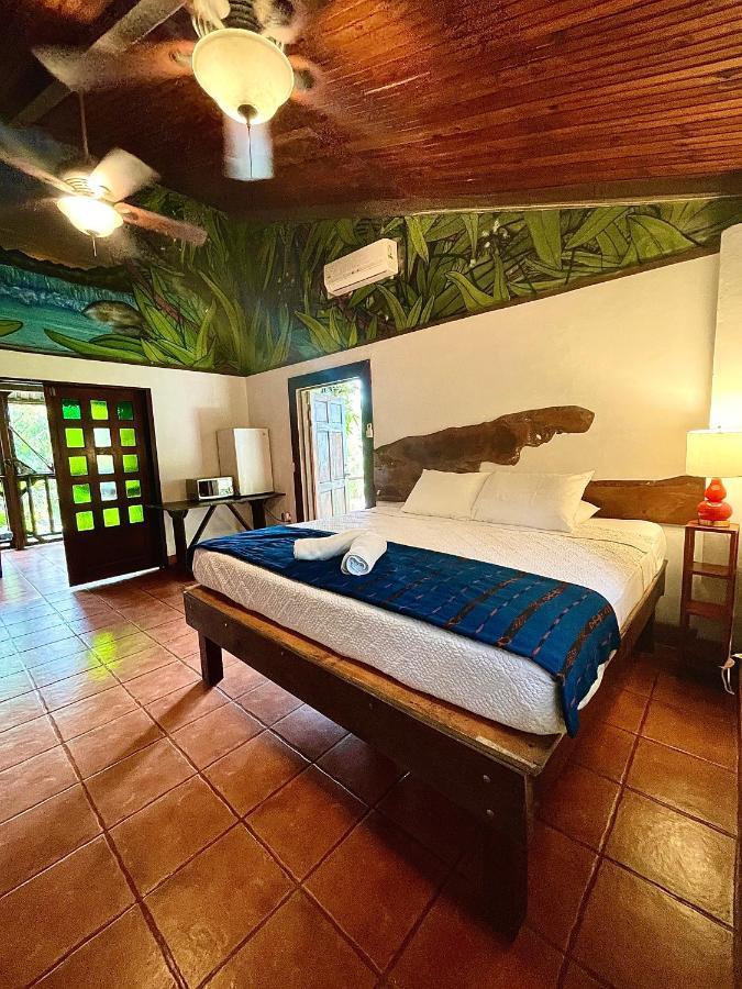 Rio Lindo Hotel