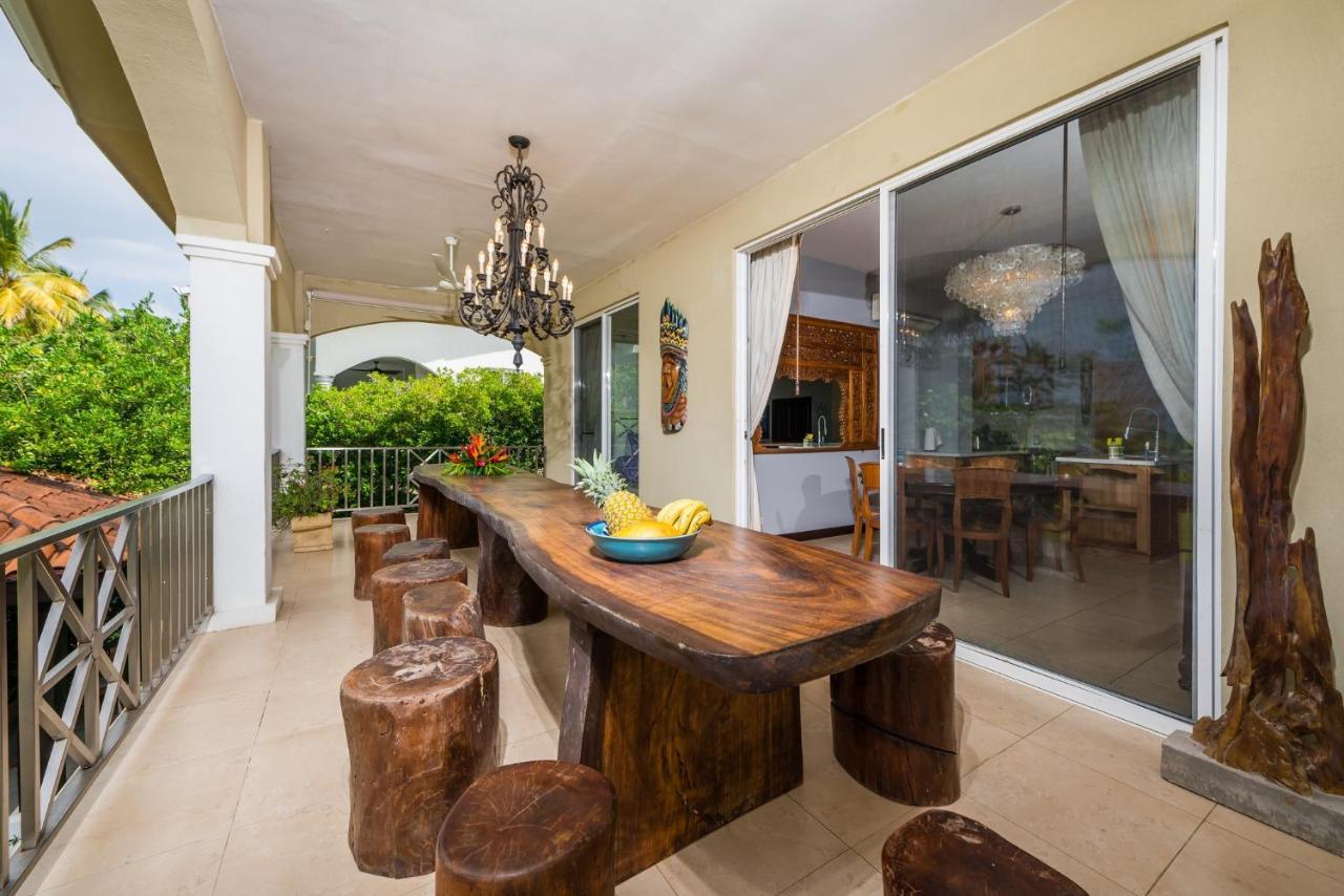 Beachfront - 7-br Villa, Private Cook Included - Casa Royal *