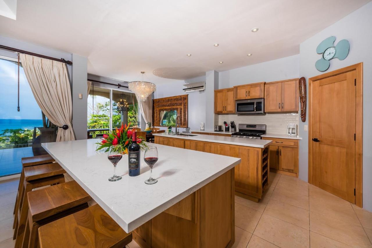 Beachfront - 7-br Villa, Private Cook Included - Casa Royal * Potrero (Guanacaste)