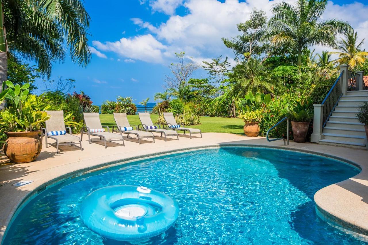 Beachfront - 7-br Villa, Private Cook Included - Casa Royal Villa