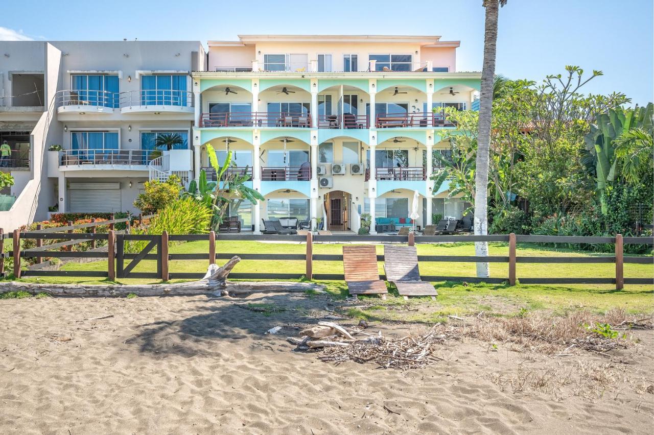 Salty Adventures At Twin Dolphins Apartment Playa Flamingo