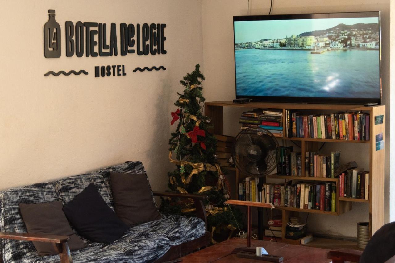 La Botella De Leche Hostel Tamarindo