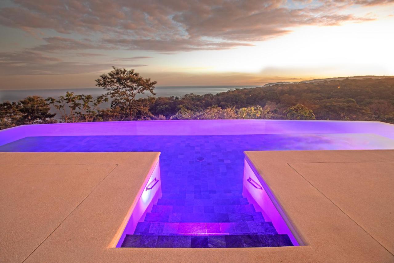 Adeluna Luxury Montezuma