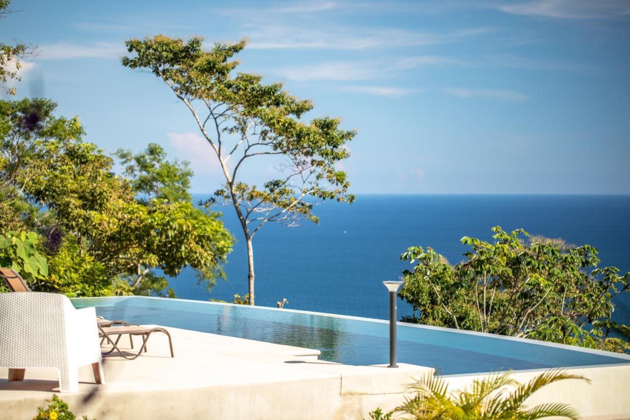 Adeluna Luxury Lodge *