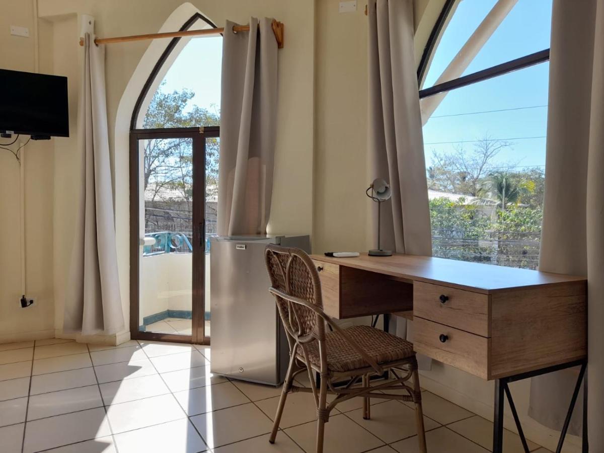 Zulu Surf Hotel 3*