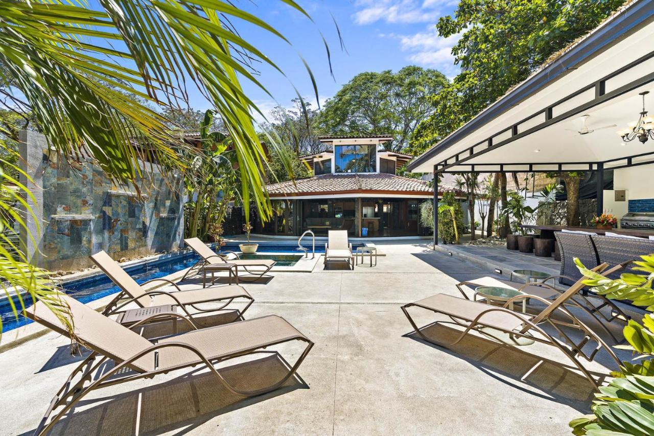 Playa Potrero - Beachfront Villa, Big Private Pool - Casa Bella Catalina