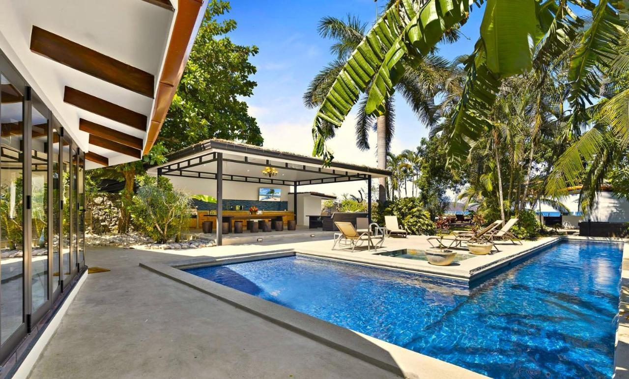 Playa Potrero - Beachfront Villa, Big Private Pool - Casa Bella Catalina Holiday home