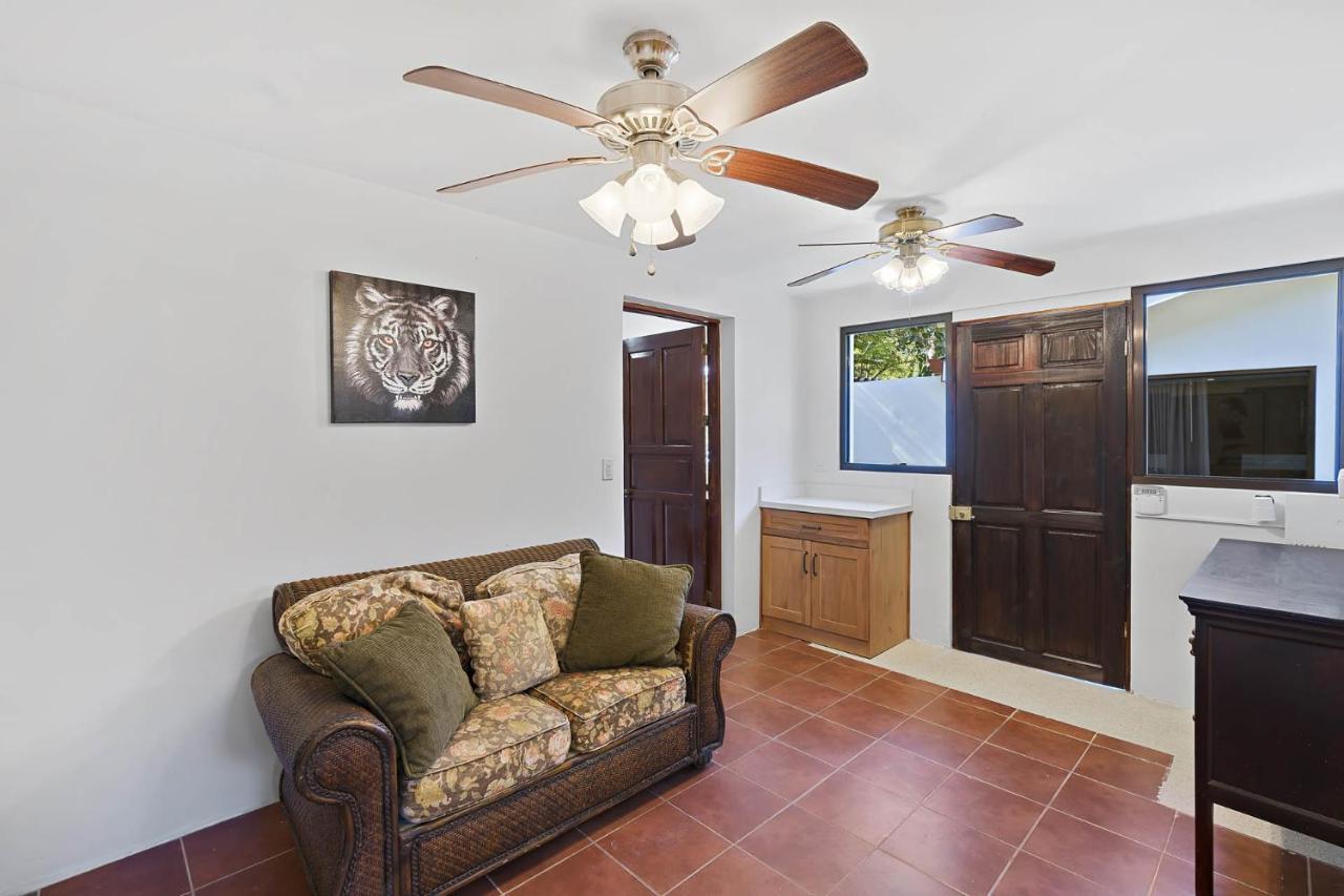 Holiday home Playa Potrero - Beachfront Villa, Big Private Pool - Casa Bella Catalina