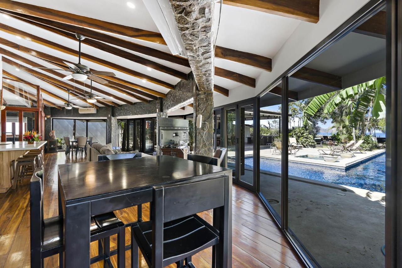 Playa Potrero - Beachfront Villa, Big Private Pool - Casa Bella Catalina *
